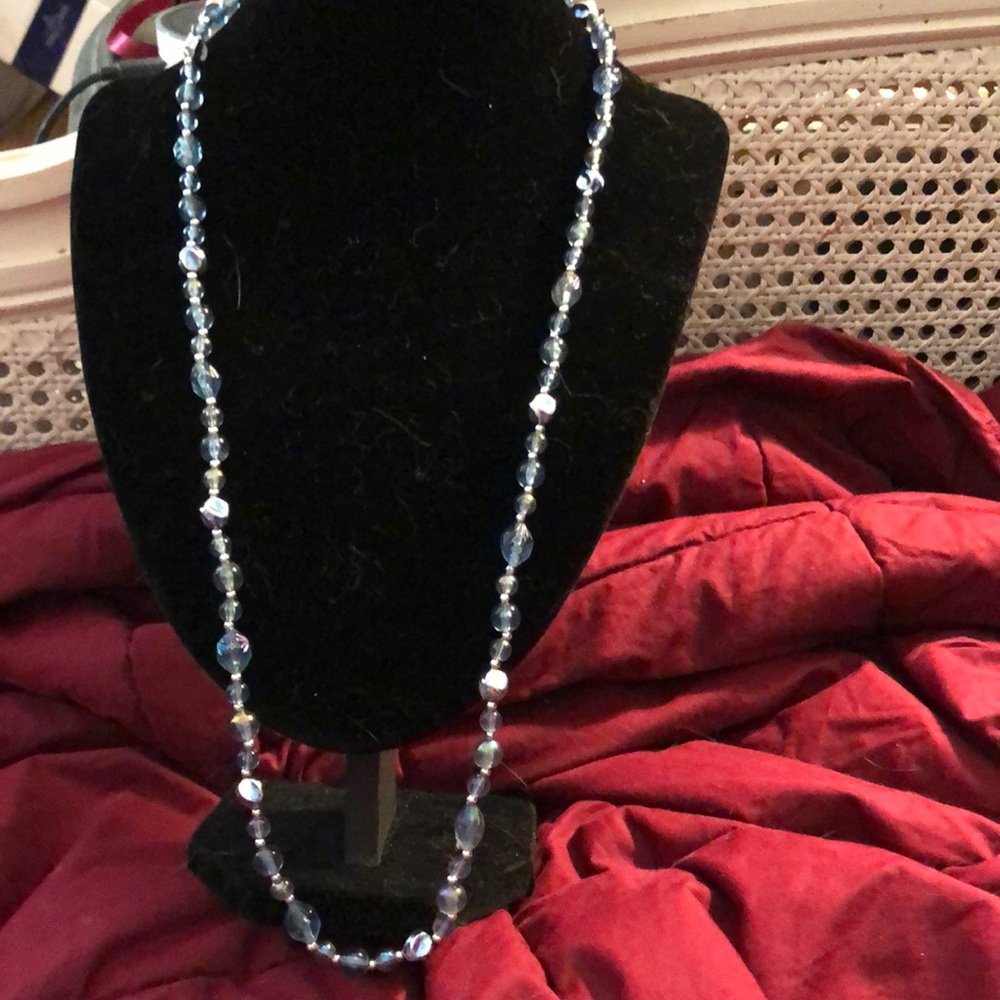 EUC Faux Pearl, Faux Crystal & Goldtone Beaded 29” Long Necklace